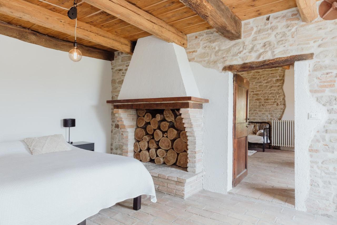 Agriturismo Qui Voglio Monte Roberto Екстер'єр фото