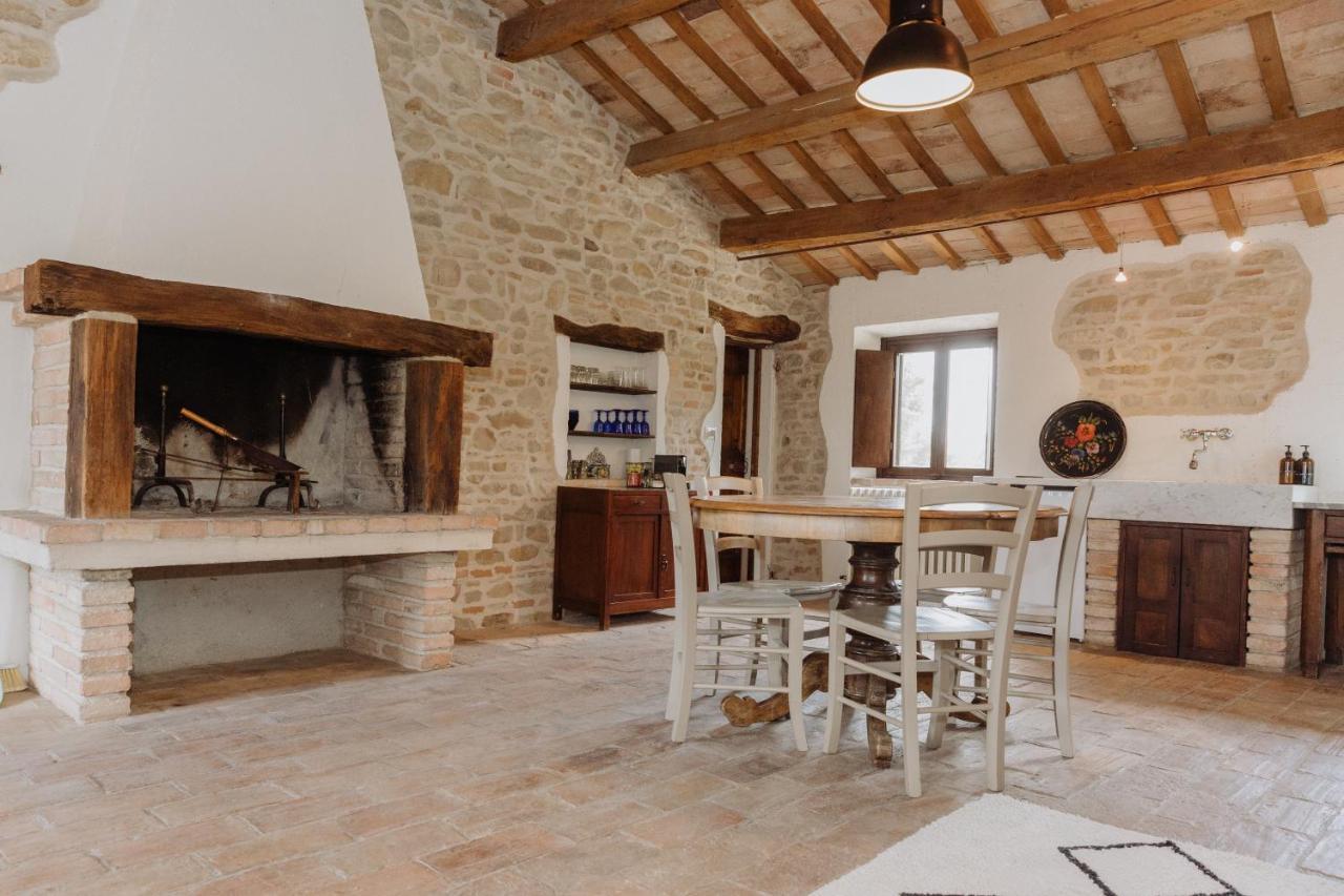 Agriturismo Qui Voglio Monte Roberto Екстер'єр фото