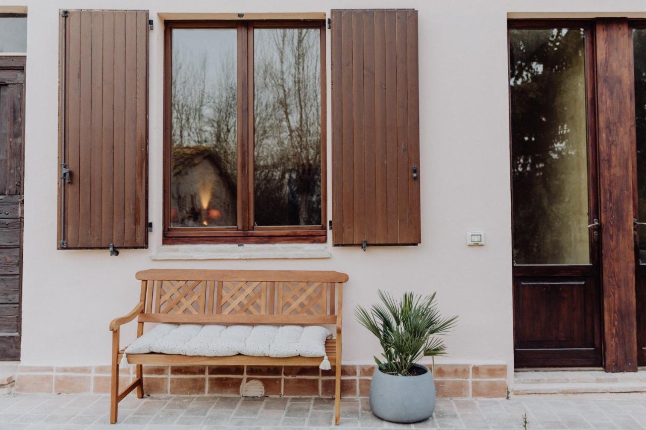 Agriturismo Qui Voglio Monte Roberto Екстер'єр фото