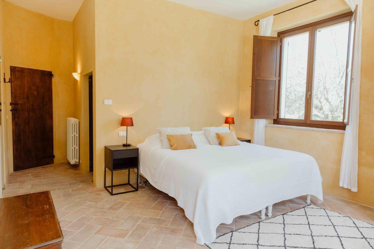 Agriturismo Qui Voglio Monte Roberto Екстер'єр фото